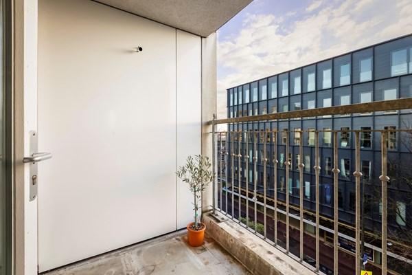 Medium property photo - Van Hallstraat 695, 1051 HG Amsterdam